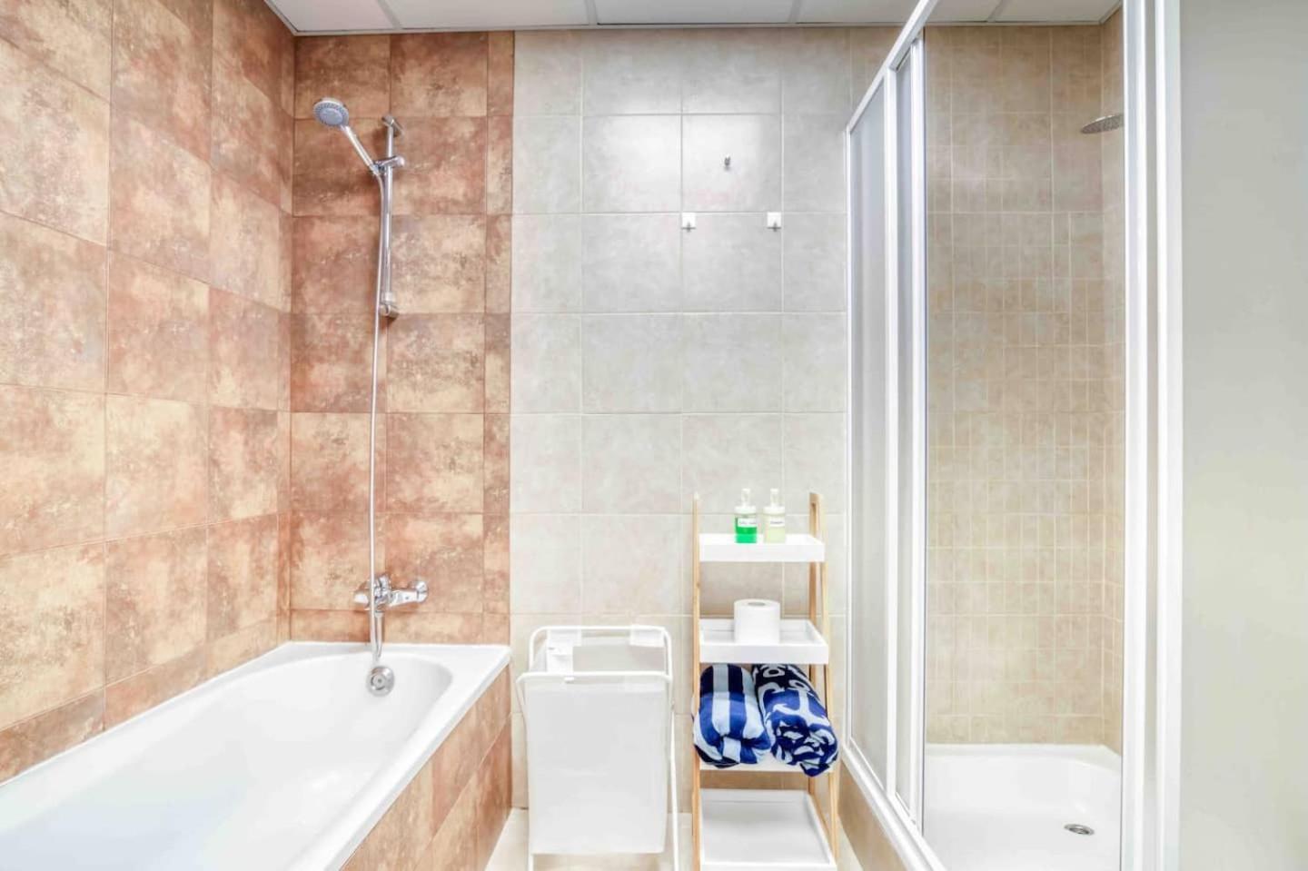 Bright And Stylish 1bed Near Metro