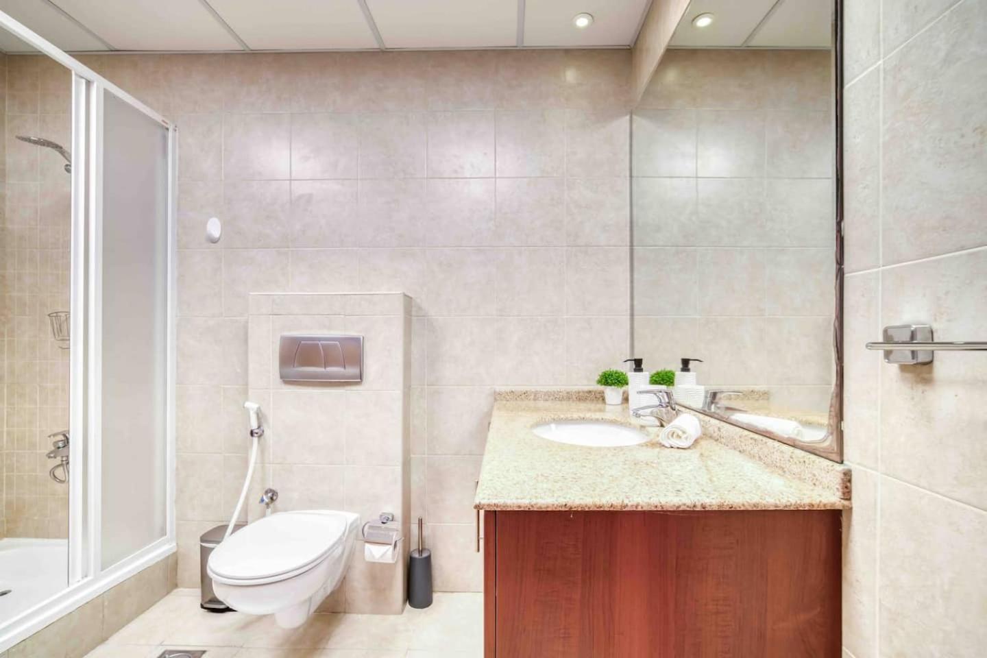Bright And Stylish 1bed Near Metro Apartment